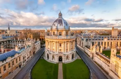 留学英国怎么选学校？这些院校和专业毕业生薪资高！