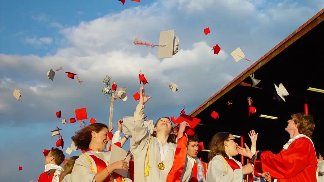 高考不是唯一的出路，国际大一为你开启世界名校直通车！