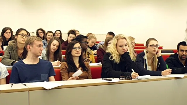 开学季必看！IG 升 AS/A2 “断层” 自救：3 个衔接雷区 + 学科难度跃迁表，别让过渡期拖垮